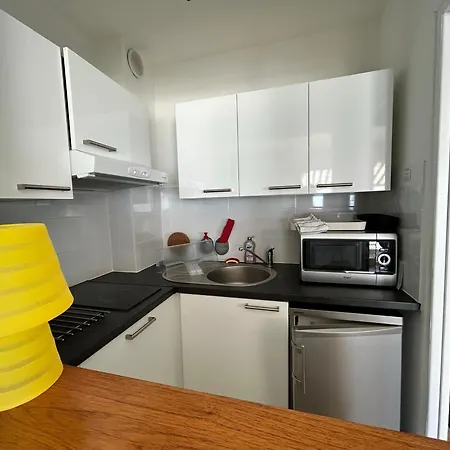 Bord De Avec Balcon Et Parking Au Pouliguen - Fr-1-842-10 *