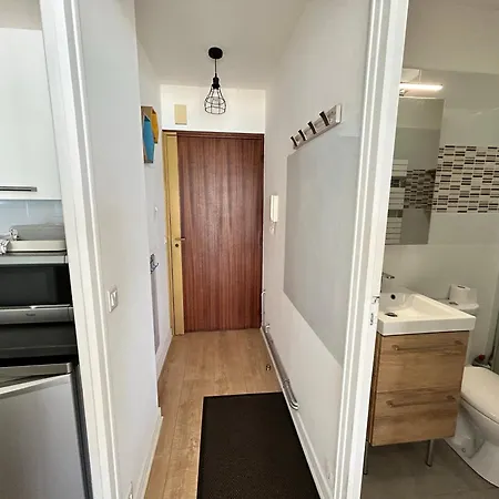 Bord De Avec Balcon Et Parking Au Pouliguen - Fr-1-842-10 *